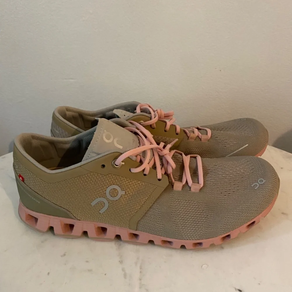 On Cloud X Running Shoes Sand Rose